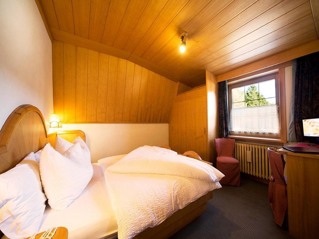 Double or Twin Room,352948126:JPEG